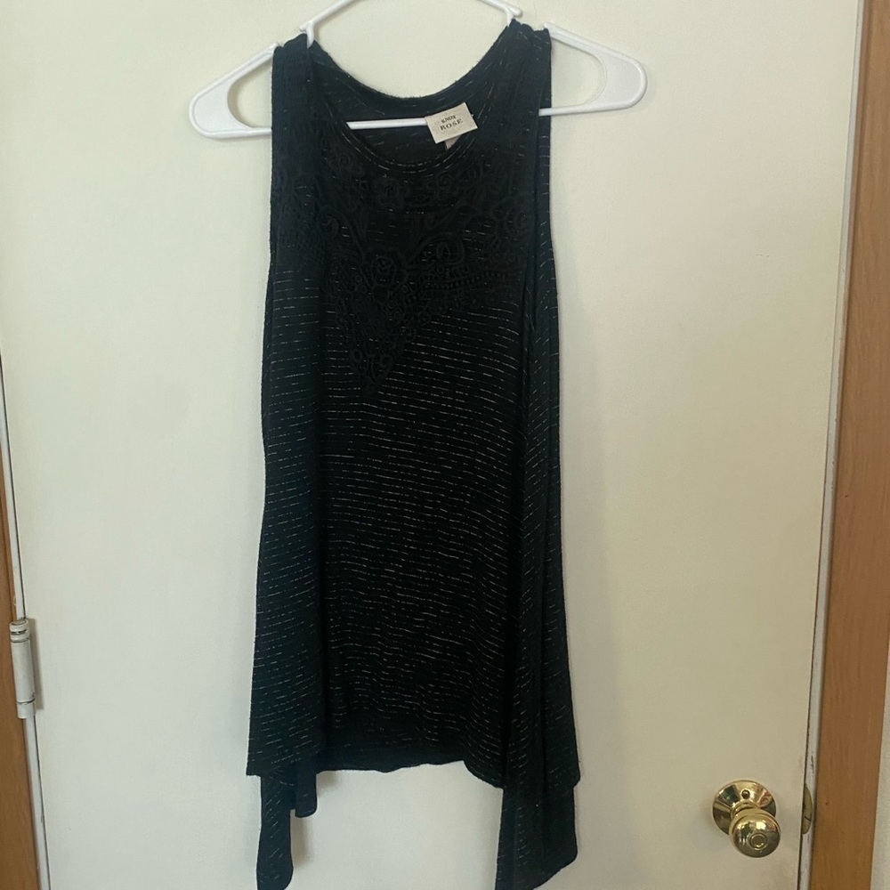 Knox rose, size medium sleeveless top